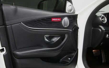 Mercedes-Benz E-Класс, 2021 год, 4 600 000 рублей, 16 фотография
