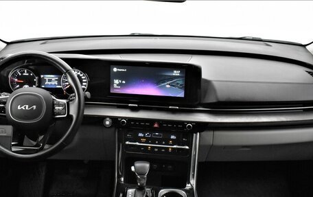 KIA Carnival, 2022 год, 4 700 000 рублей, 5 фотография