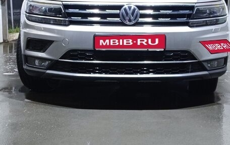 Volkswagen Tiguan II, 2018 год, 2 749 000 рублей, 1 фотография