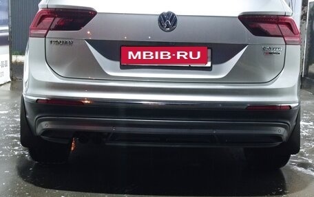 Volkswagen Tiguan II, 2018 год, 2 749 000 рублей, 2 фотография