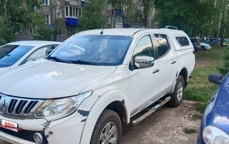 Mitsubishi L200 IV рестайлинг, 2015 год, 1 450 000 рублей, 2 фотография