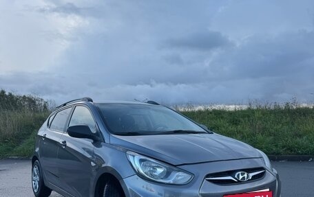 Hyundai Solaris II рестайлинг, 2012 год, 635 000 рублей, 2 фотография