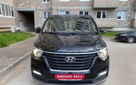 Hyundai H-1 II рестайлинг, 2019 год, 3 200 000 рублей, 14 фотография