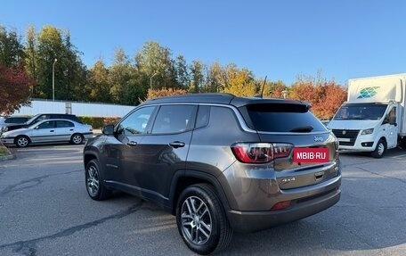 Jeep Compass II, 2020 год, 2 500 000 рублей, 10 фотография