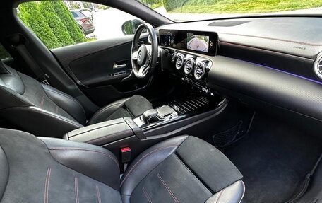 Mercedes-Benz CLA, 2019 год, 3 000 000 рублей, 16 фотография