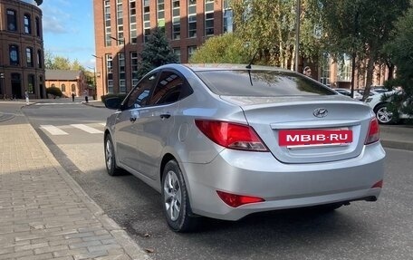 Hyundai Solaris II рестайлинг, 2015 год, 699 999 рублей, 4 фотография