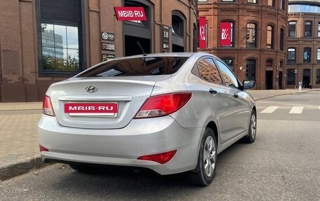 Hyundai Solaris II рестайлинг, 2015 год, 699 999 рублей, 2 фотография