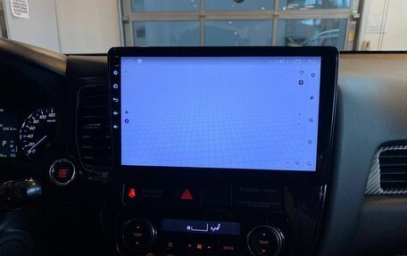 Mitsubishi Outlander III рестайлинг 3, 2013 год, 1 035 000 рублей, 13 фотография