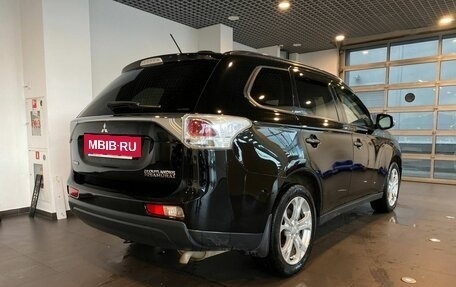 Mitsubishi Outlander III рестайлинг 3, 2013 год, 1 035 000 рублей, 3 фотография