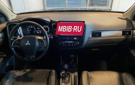 Mitsubishi Outlander III рестайлинг 3, 2013 год, 1 035 000 рублей, 9 фотография