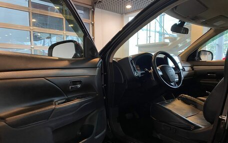 Mitsubishi Outlander III рестайлинг 3, 2013 год, 1 035 000 рублей, 20 фотография