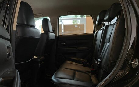 Mitsubishi Outlander III рестайлинг 3, 2013 год, 1 035 000 рублей, 24 фотография
