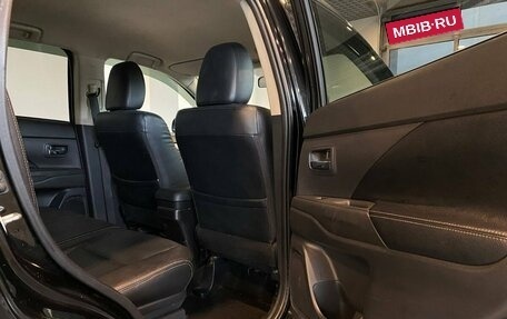 Mitsubishi Outlander III рестайлинг 3, 2013 год, 1 035 000 рублей, 25 фотография