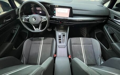 Volkswagen Golf VIII, 2021 год, 1 600 000 рублей, 10 фотография