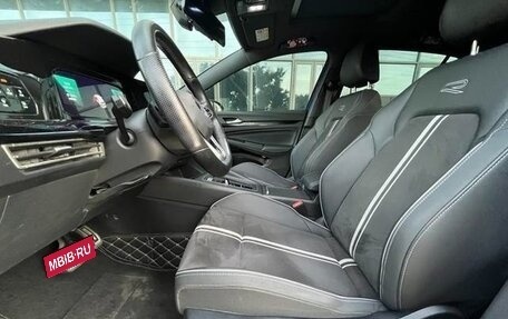 Volkswagen Golf VIII, 2021 год, 1 600 000 рублей, 11 фотография