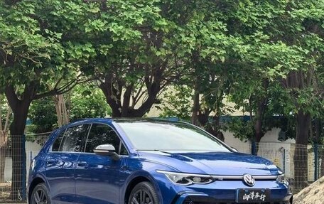 Volkswagen Golf VIII, 2021 год, 1 600 000 рублей, 2 фотография