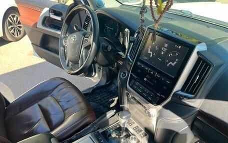 Toyota Land Cruiser 200, 2015 год, 5 999 999 рублей, 6 фотография