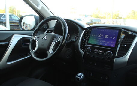 Mitsubishi Pajero Sport III рестайлинг, 2019 год, 2 654 000 рублей, 16 фотография