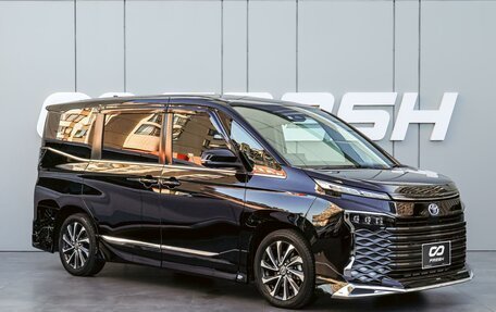 Toyota Voxy, 2022 год, 3 890 000 рублей, 1 фотография