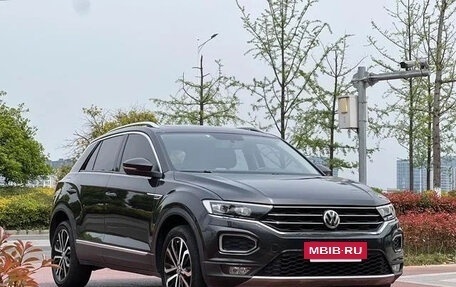 Volkswagen T-Roc I, 2021 год, 1 350 500 рублей, 3 фотография