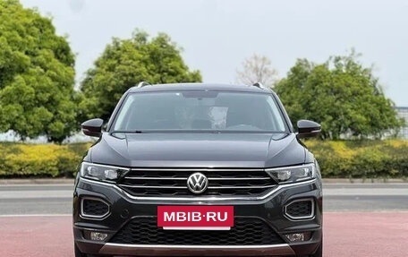 Volkswagen T-Roc I, 2021 год, 1 350 500 рублей, 2 фотография