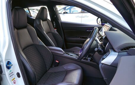 Toyota C-HR I рестайлинг, 2019 год, 2 365 000 рублей, 10 фотография