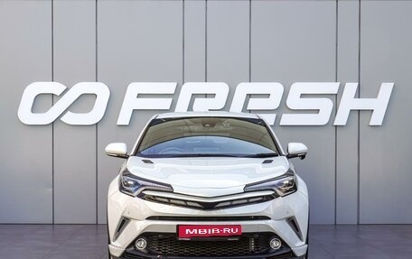Toyota C-HR I рестайлинг, 2019 год, 2 365 000 рублей, 3 фотография