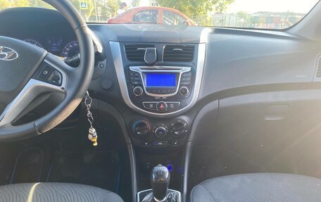Hyundai Solaris II рестайлинг, 2012 год, 615 000 рублей, 4 фотография