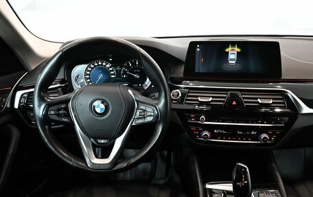 BMW 5 серия, 2018 год, 3 850 000 рублей, 15 фотография