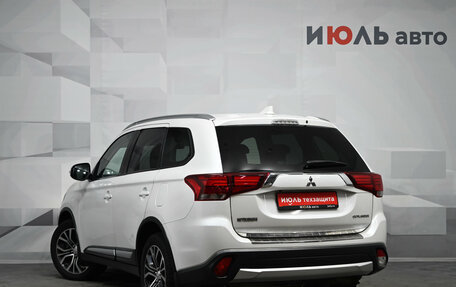 Mitsubishi Outlander III рестайлинг 3, 2018 год, 2 250 000 рублей, 4 фотография