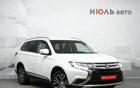 Mitsubishi Outlander III рестайлинг 3, 2018 год, 2 250 000 рублей, 3 фотография