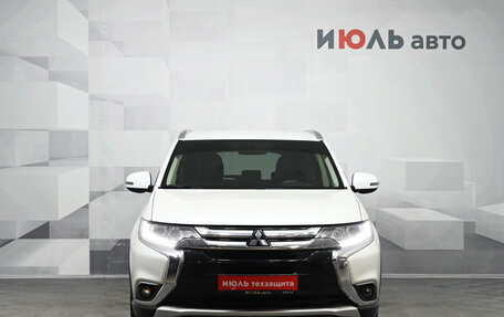 Mitsubishi Outlander III рестайлинг 3, 2018 год, 2 250 000 рублей, 2 фотография