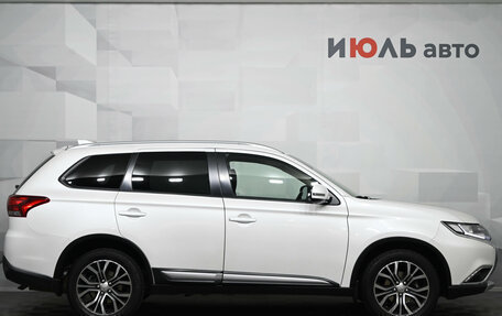 Mitsubishi Outlander III рестайлинг 3, 2018 год, 2 250 000 рублей, 9 фотография