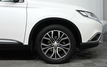 Mitsubishi Outlander III рестайлинг 3, 2018 год, 2 250 000 рублей, 10 фотография