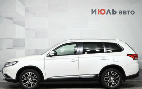 Mitsubishi Outlander III рестайлинг 3, 2018 год, 2 250 000 рублей, 8 фотография