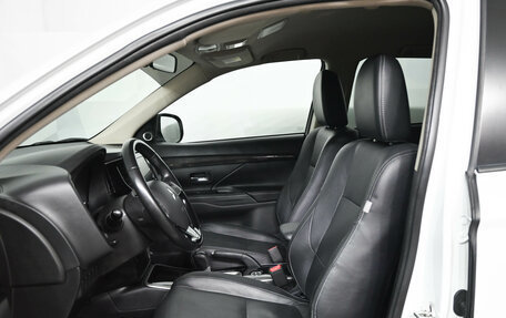 Mitsubishi Outlander III рестайлинг 3, 2018 год, 2 250 000 рублей, 22 фотография
