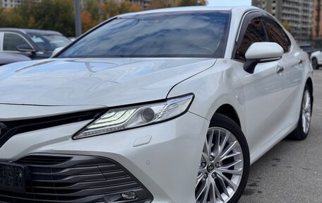 Toyota Camry, 2019 год, 2 490 000 рублей, 2 фотография