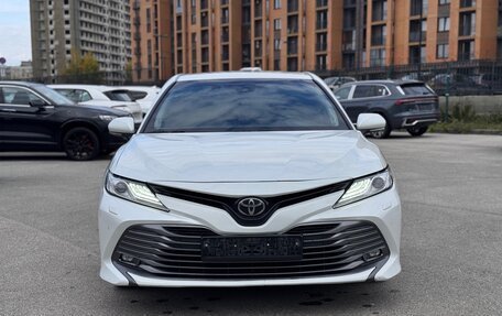 Toyota Camry, 2019 год, 2 490 000 рублей, 3 фотография