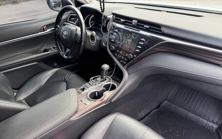 Toyota Camry, 2019 год, 2 490 000 рублей, 17 фотография