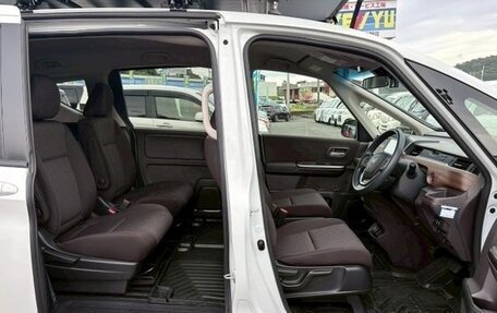 Honda Freed II, 2022 год, 1 450 333 рублей, 12 фотография