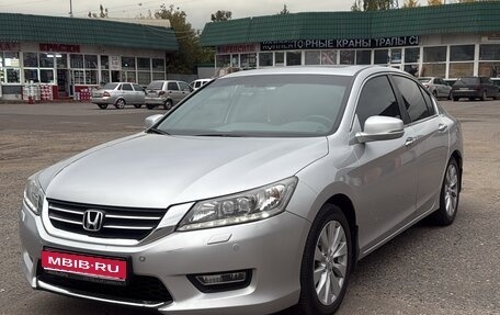 Honda Accord IX рестайлинг, 2013 год, 1 950 000 рублей, 1 фотография