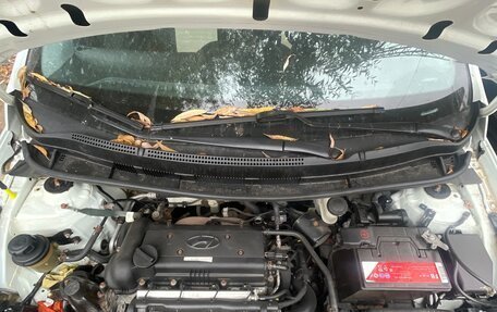 Hyundai Solaris II рестайлинг, 2011 год, 650 000 рублей, 10 фотография