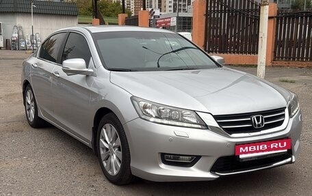 Honda Accord IX рестайлинг, 2013 год, 1 950 000 рублей, 2 фотография