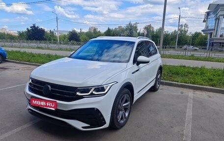 Volkswagen Tiguan II, 2021 год, 4 200 000 рублей, 4 фотография