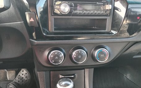 Toyota Corolla, 2014 год, 1 300 000 рублей, 13 фотография