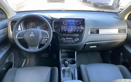 Mitsubishi Outlander III рестайлинг 3, 2013 год, 1 139 000 рублей, 8 фотография