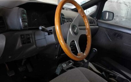 Nissan Prairie III, 1992 год, 390 000 рублей, 2 фотография