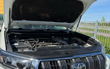 Toyota Land Cruiser Prado 150 рестайлинг 2, 2010 год, 2 500 000 рублей, 2 фотография