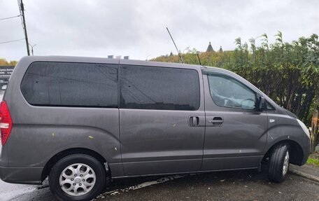 Hyundai H-1 II рестайлинг, 2011 год, 1 600 000 рублей, 1 фотография
