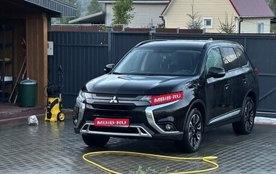 Mitsubishi Outlander III рестайлинг 3, 2022 год, 2 800 000 рублей, 1 фотография